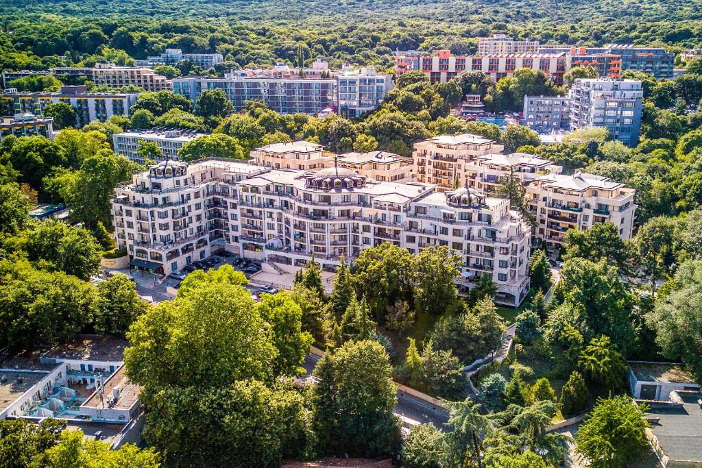 Golden Sands city